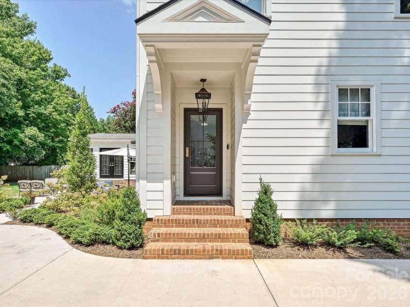 1642 Providence Road, Charlotte, NC 28207.  MLS# CAR4407918, YatesRealty ID 44256. 