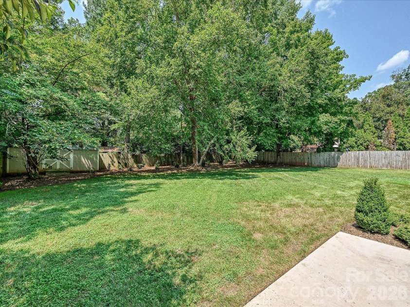 1642 Providence Road, Charlotte, NC 28207.  MLS# CAR4407918, YatesRealty ID 44256. 