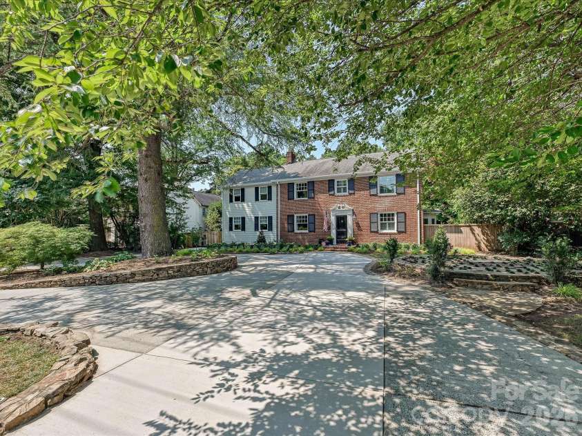 1642 Providence Road, Charlotte, NC 28207.  MLS# CAR4407918, YatesRealty ID 44256. Front View 1