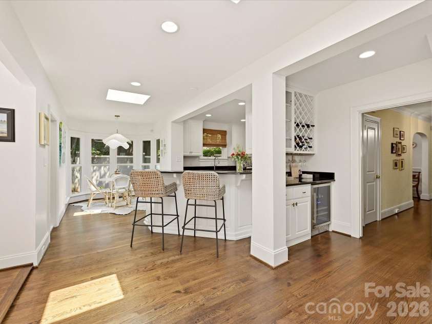 1642 Providence Road, Charlotte, NC 28207.  MLS# CAR4407918, YatesRealty ID 44256. Kitchen Area
