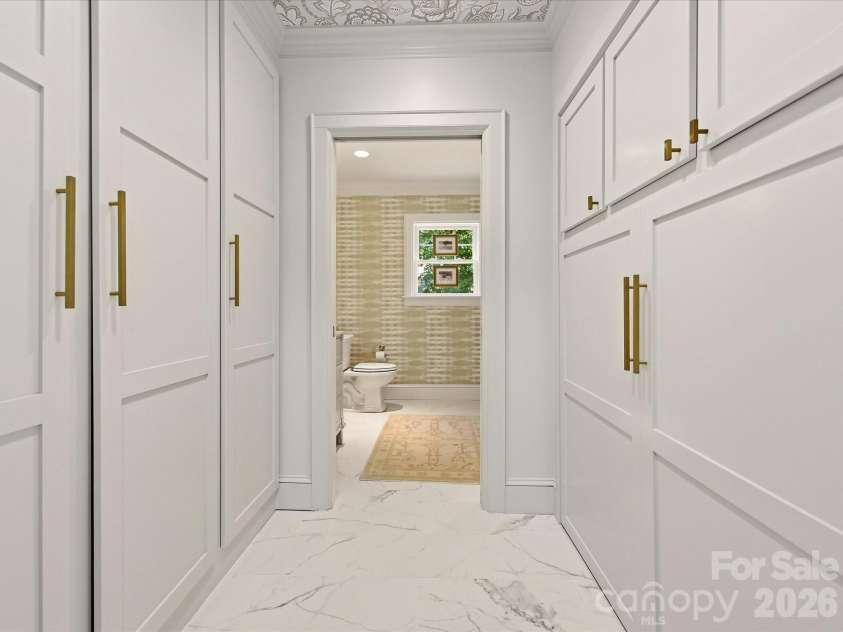 1642 Providence Road, Charlotte, NC 28207.  MLS# CAR4407918, YatesRealty ID 44256. Pantry/Storage Hall