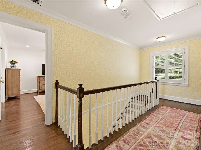 1642 Providence Road, Charlotte, NC 28207.  MLS# CAR4407918, YatesRealty ID 44256. Upstairs Hallway