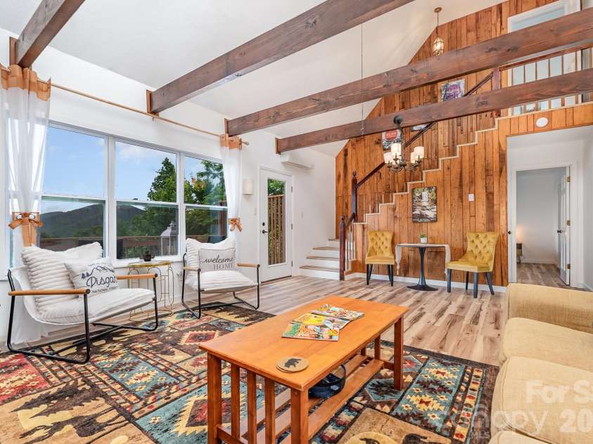 508 Over Look Drive, Burnsville, NC 28714.  MLS# CAR4405528, YatesRealty ID 44257. 
