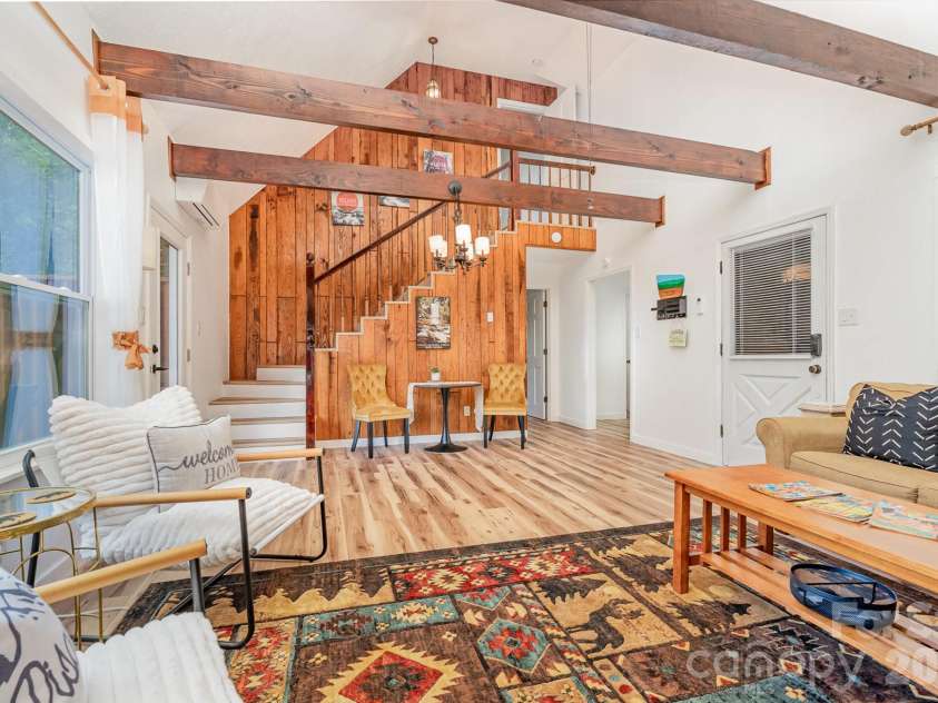 508 Over Look Drive, Burnsville, NC 28714.  MLS# CAR4405528, YatesRealty ID 44257. 