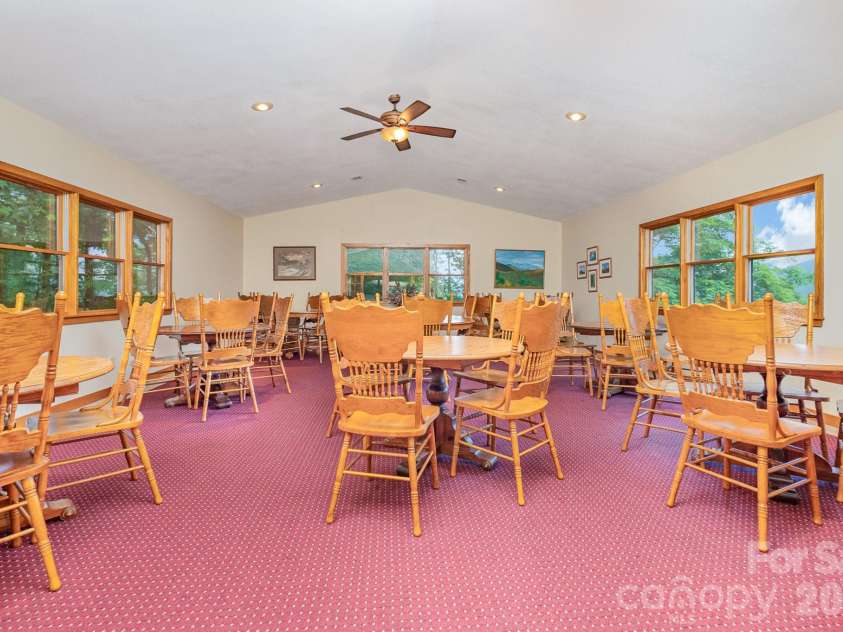 508 Over Look Drive, Burnsville, NC 28714.  MLS# CAR4405528, YatesRealty ID 44257. 
