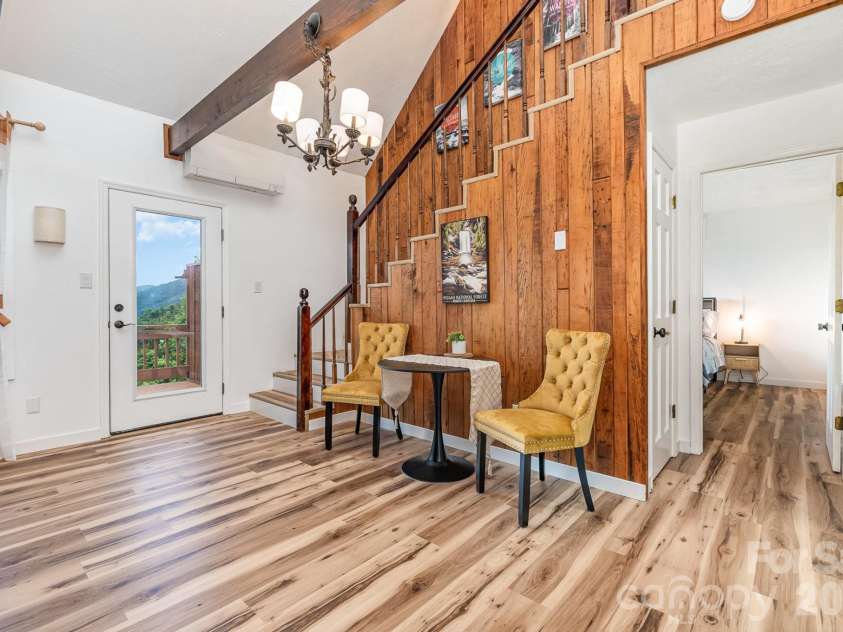 508 Over Look Drive, Burnsville, NC 28714.  MLS# CAR4405528, YatesRealty ID 44257. 