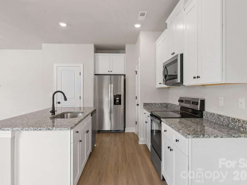 6730 Fairford Drive, Charlotte, NC 28215.  MLS# CAR4344839, YatesRealty ID 4426. 