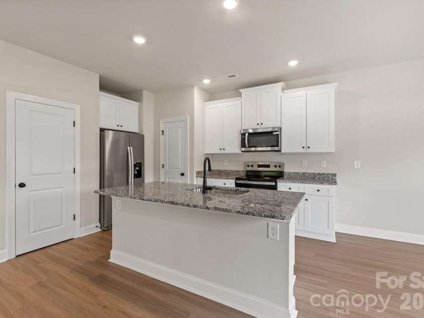 6730 Fairford Drive, Charlotte, NC 28215.  MLS# CAR4344839, YatesRealty ID 4426. 