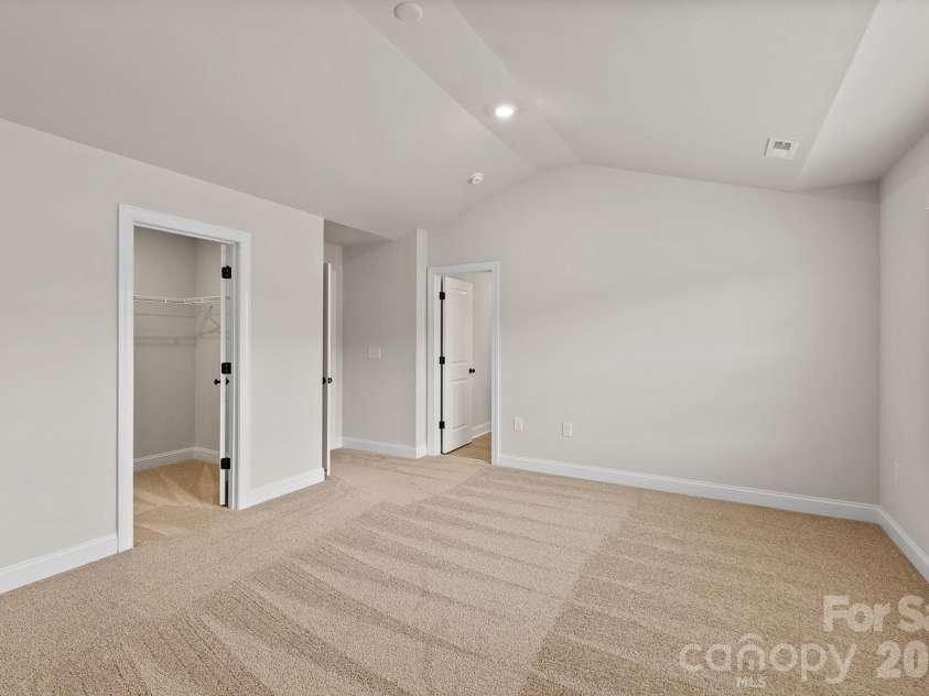 6730 Fairford Drive, Charlotte, NC 28215.  MLS# CAR4344839, YatesRealty ID 4426. 