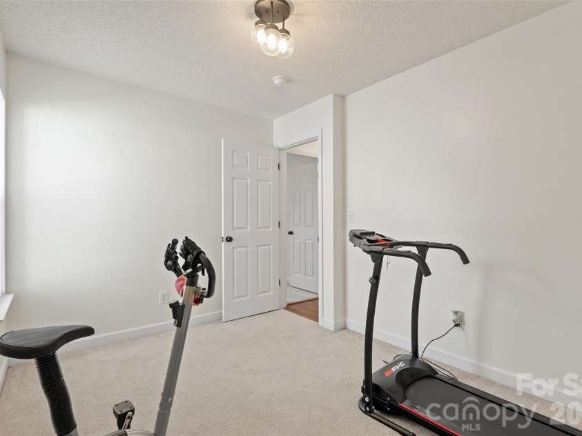 8019 Shiny Meadow Lane, Charlotte, NC 28215.  MLS# CAR4406525, YatesRealty ID 44260. 