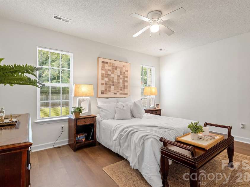 8019 Shiny Meadow Lane, Charlotte, NC 28215.  MLS# CAR4406525, YatesRealty ID 44260. 