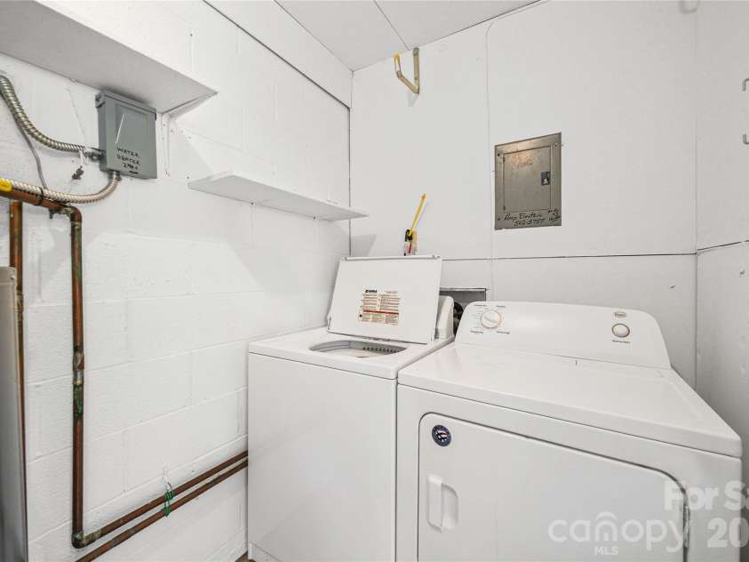 1801 Pewsbury Road, Charlotte, NC 28210.  MLS# CAR4404085, YatesRealty ID 44261. 