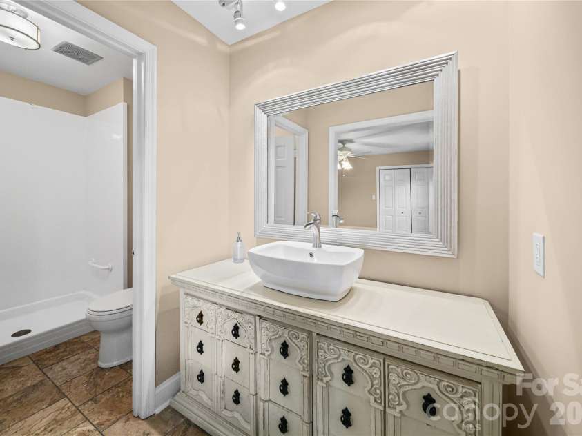 1801 Pewsbury Road, Charlotte, NC 28210.  MLS# CAR4404085, YatesRealty ID 44261. 