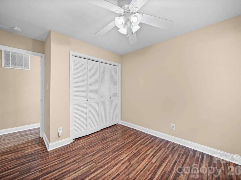 1801 Pewsbury Road, Charlotte, NC 28210.  MLS# CAR4404085, YatesRealty ID 44261. 