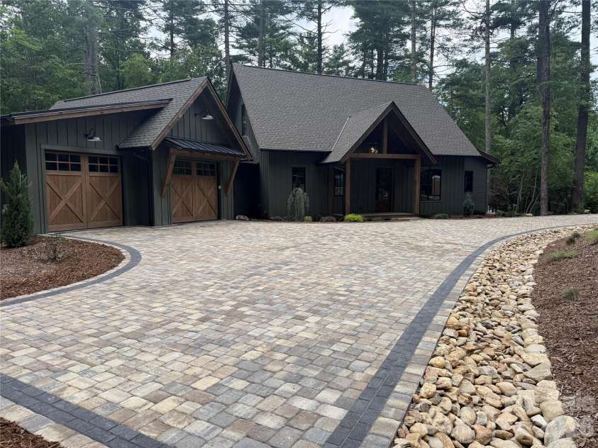 465 Mountain Brook Trail, Brevard, NC 28712.  MLS# CAR4401717, YatesRealty ID 44263. 