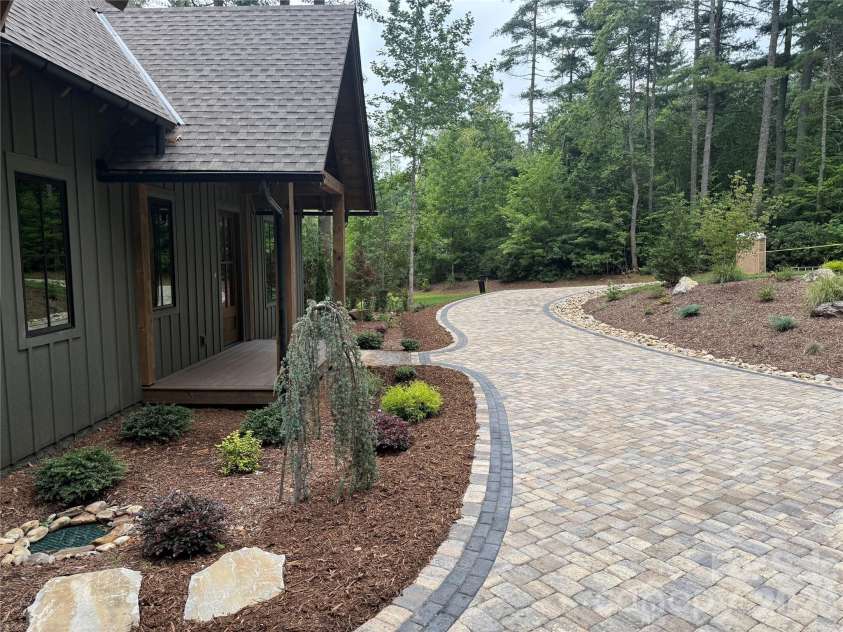 465 Mountain Brook Trail, Brevard, NC 28712.  MLS# CAR4401717, YatesRealty ID 44263. 