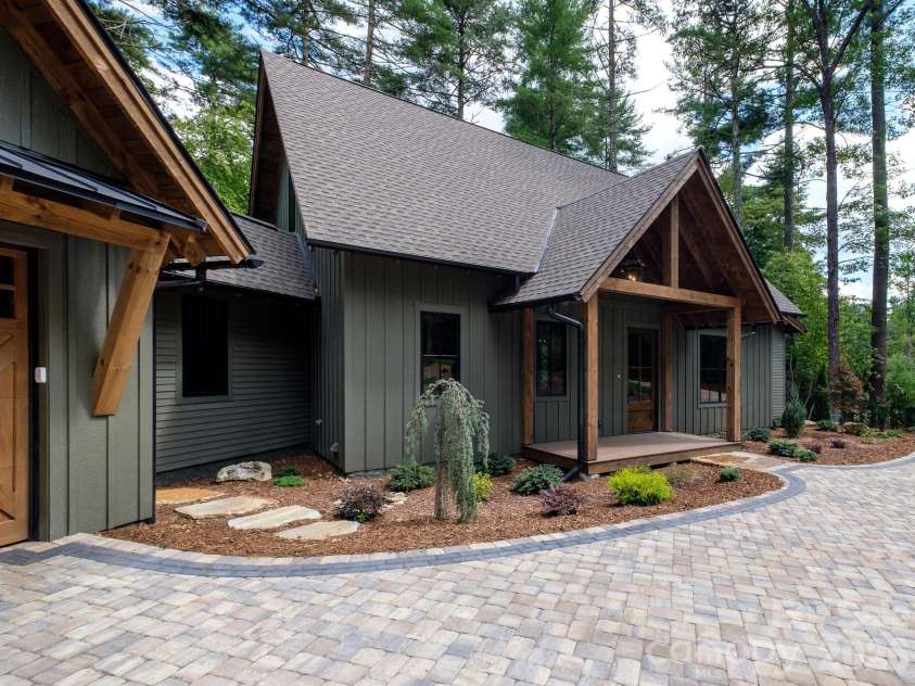 465 Mountain Brook Trail, Brevard, NC 28712.  MLS# CAR4401717, YatesRealty ID 44263. 