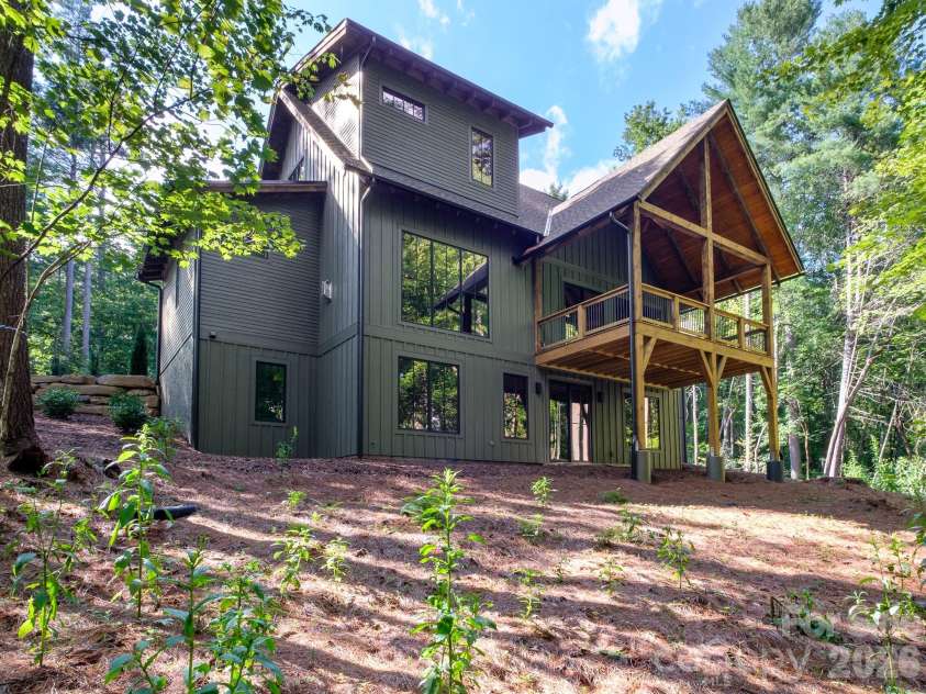 465 Mountain Brook Trail, Brevard, NC 28712.  MLS# CAR4401717, YatesRealty ID 44263. 