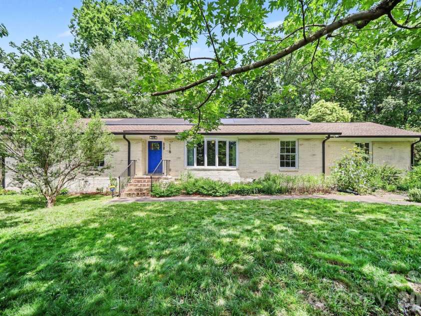118 Lutomma Circle, Charlotte, NC 28270.  MLS# CAR4387328, YatesRealty ID 44267. 