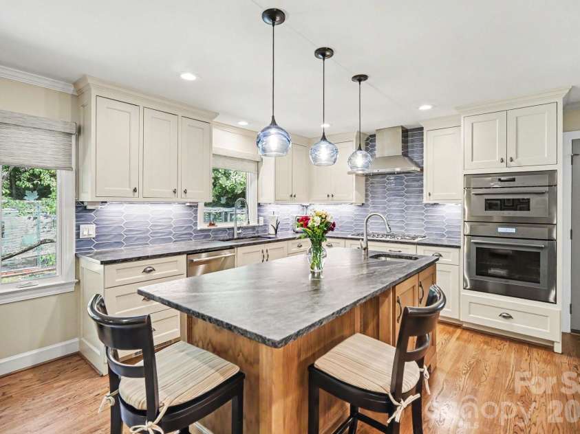 118 Lutomma Circle, Charlotte, NC 28270.  MLS# CAR4387328, YatesRealty ID 44267. 