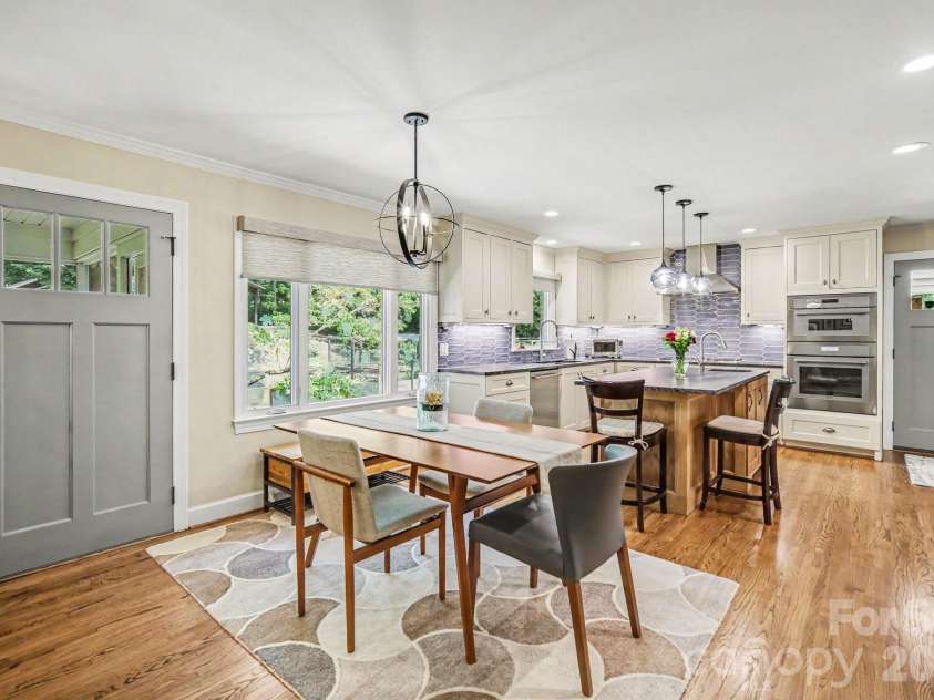 118 Lutomma Circle, Charlotte, NC 28270.  MLS# CAR4387328, YatesRealty ID 44267. 