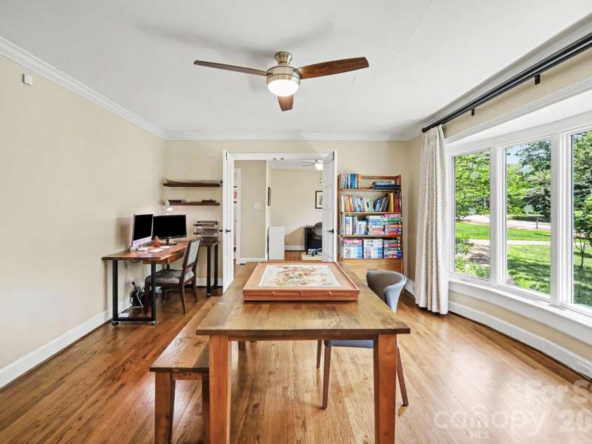 118 Lutomma Circle, Charlotte, NC 28270.  MLS# CAR4387328, YatesRealty ID 44267. Dinning/front family room
