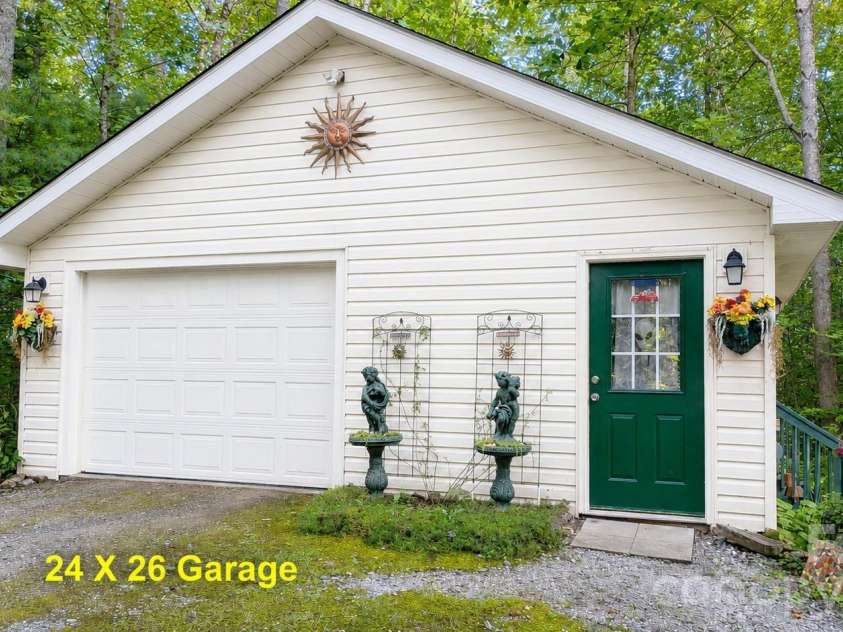 253 Royalwood Drive, Zirconia, NC 28790.  MLS# CAR4414672, YatesRealty ID 44269. 