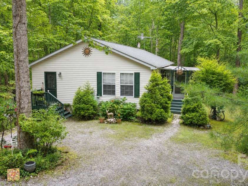 253 Royalwood Drive, Zirconia, NC 28790.  MLS# CAR4414672, YatesRealty ID 44269. 