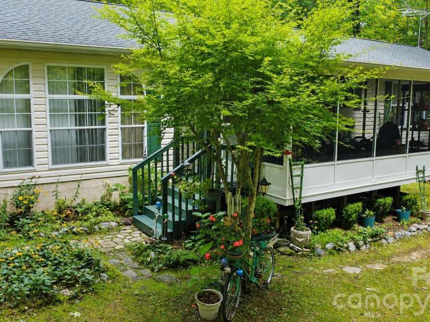 253 Royalwood Drive, Zirconia, NC 28790.  MLS# CAR4414672, YatesRealty ID 44269. 
