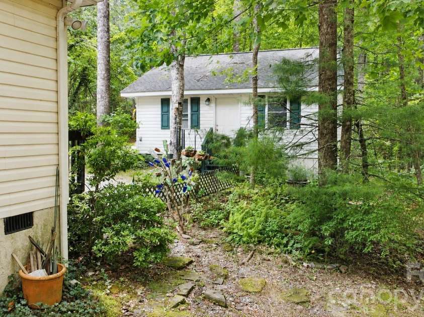 253 Royalwood Drive, Zirconia, NC 28790.  MLS# CAR4414672, YatesRealty ID 44269. 