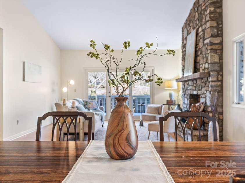 10 Clubside Drive, Asheville, NC 28804.  MLS# CAR4214274, YatesRealty ID 4427. 