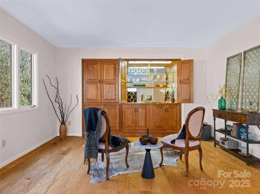 10 Clubside Drive, Asheville, NC 28804.  MLS# CAR4214274, YatesRealty ID 4427. Den off Kitchen with Built-In's