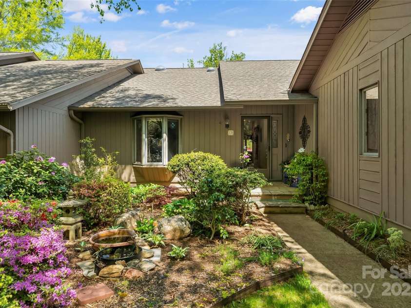 10 Clubside Drive, Asheville, NC 28804.  MLS# CAR4214274, YatesRealty ID 4427. Home Sweet Home