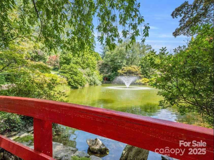 10 Clubside Drive, Asheville, NC 28804.  MLS# CAR4214274, YatesRealty ID 4427. Japanese Gardens
