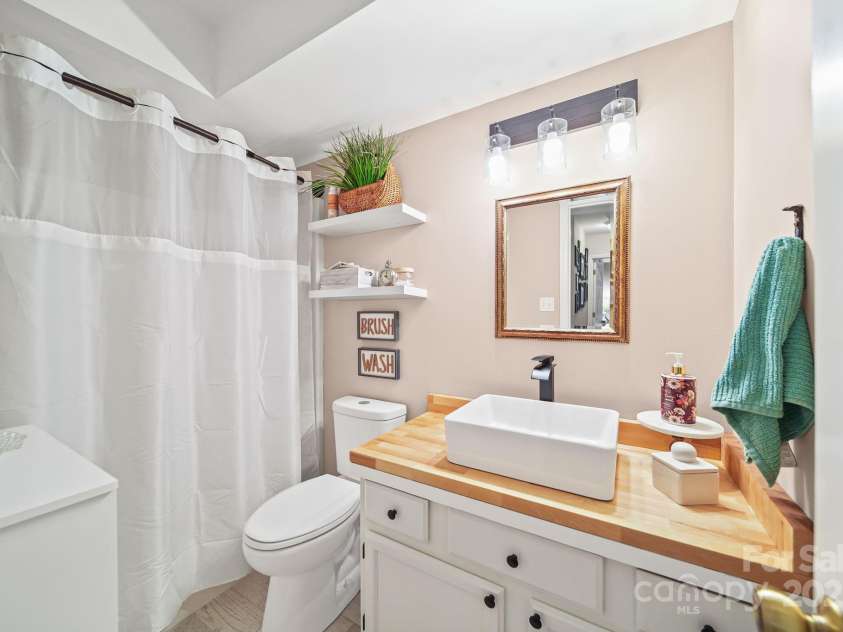 1650 Robins Nest Court, Gastonia, NC 28054.  MLS# CAR4320648, YatesRealty ID 4427. 