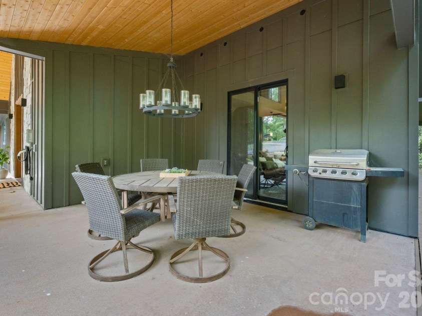 3135 Laurel Heights Drive, Morganton, NC 28655.  MLS# CAR4412108, YatesRealty ID 44270. 