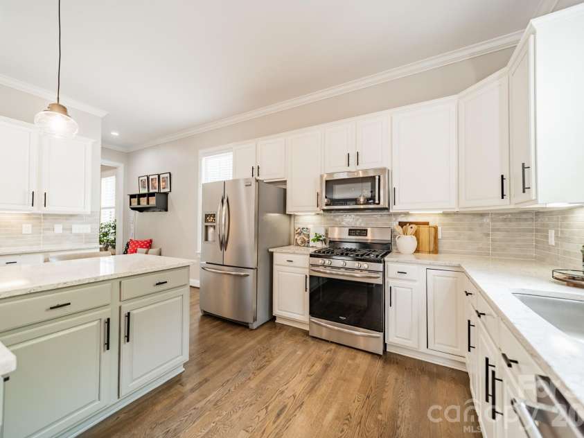7124 Michael Scott Crossing, Fort Mill, SC 29708.  MLS# CAR4413230, YatesRealty ID 44271. 