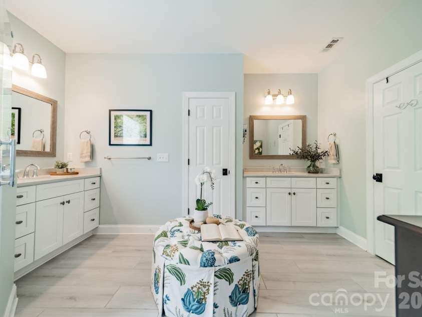 7124 Michael Scott Crossing, Fort Mill, SC 29708.  MLS# CAR4413230, YatesRealty ID 44271. 