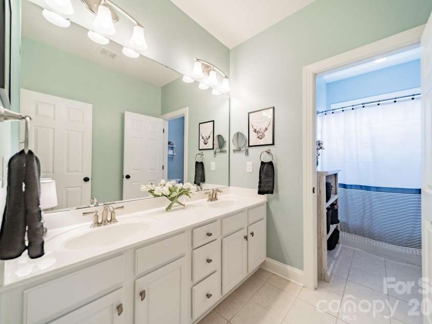 7124 Michael Scott Crossing, Fort Mill, SC 29708.  MLS# CAR4413230, YatesRealty ID 44271. 