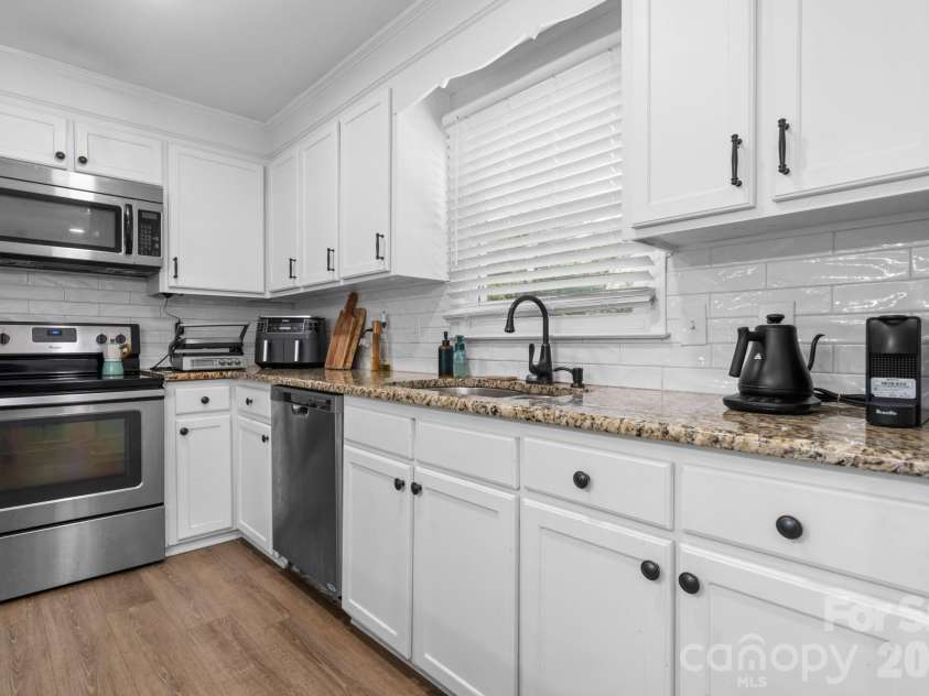 1197 Zion Church Road, Hickory, NC 28602.  MLS# CAR4414366, YatesRealty ID 44272. 