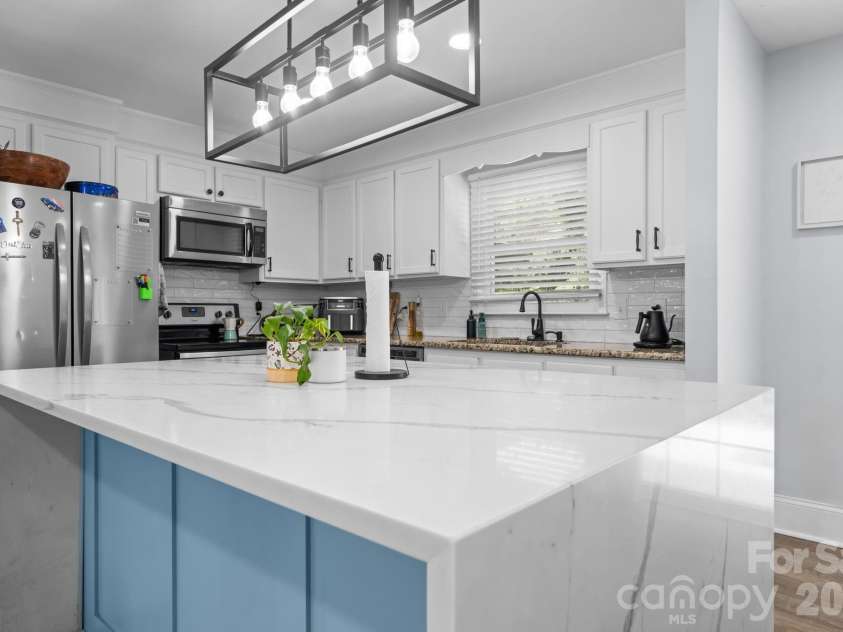 1197 Zion Church Road, Hickory, NC 28602.  MLS# CAR4414366, YatesRealty ID 44272. 
