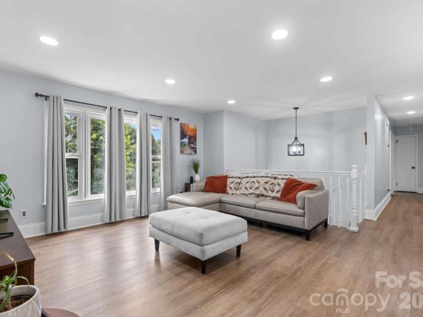 1197 Zion Church Road, Hickory, NC 28602.  MLS# CAR4414366, YatesRealty ID 44272. 