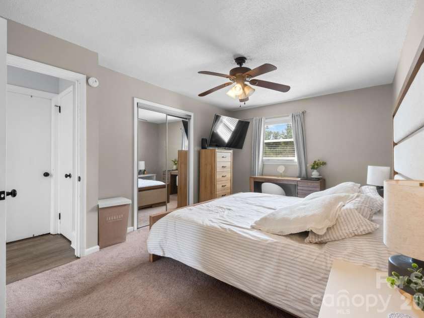 1197 Zion Church Road, Hickory, NC 28602.  MLS# CAR4414366, YatesRealty ID 44272. 