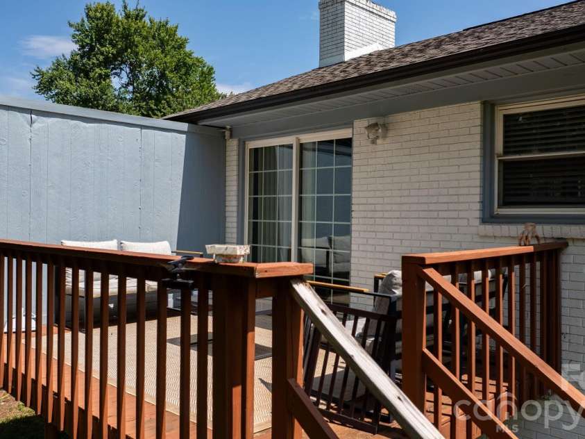 1197 Zion Church Road, Hickory, NC 28602.  MLS# CAR4414366, YatesRealty ID 44272. 