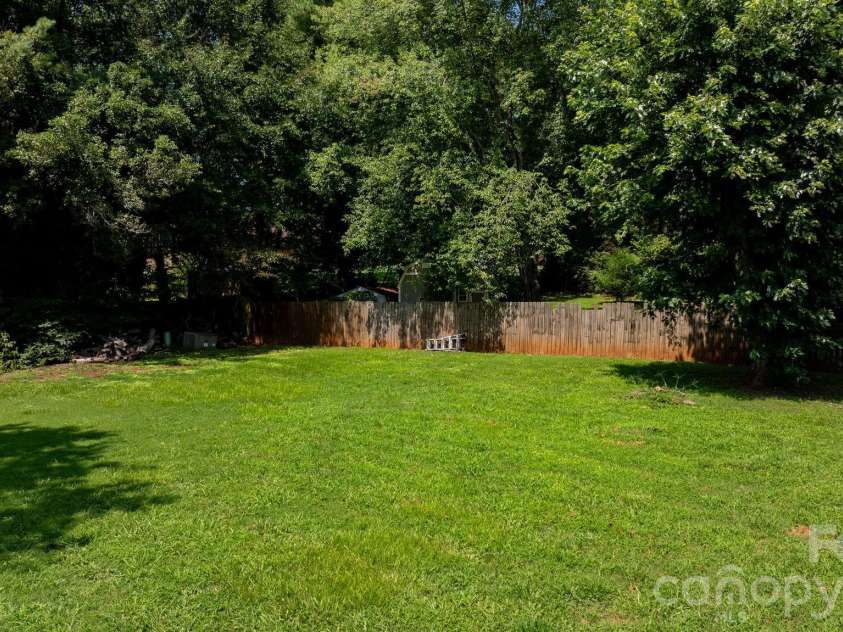 1197 Zion Church Road, Hickory, NC 28602.  MLS# CAR4414366, YatesRealty ID 44272. 