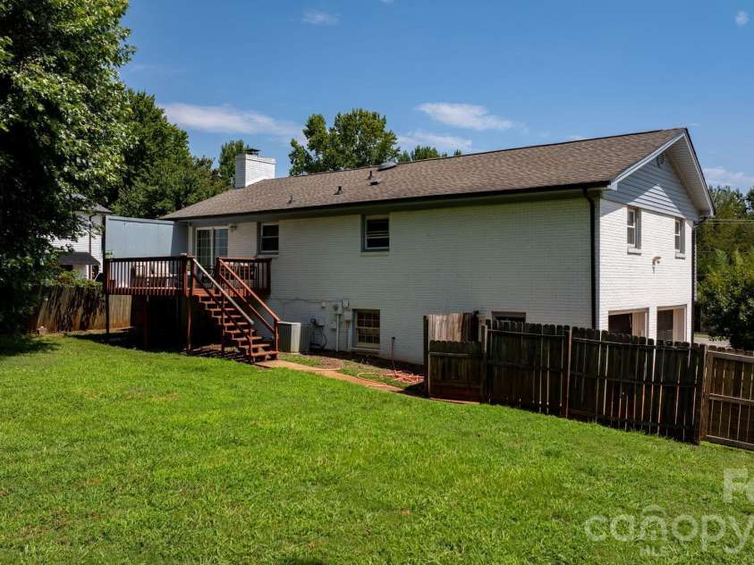 1197 Zion Church Road, Hickory, NC 28602.  MLS# CAR4414366, YatesRealty ID 44272. 