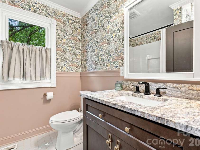 2438 Remount Road, Charlotte, NC 28208.  MLS# CAR4413052, YatesRealty ID 44273. 