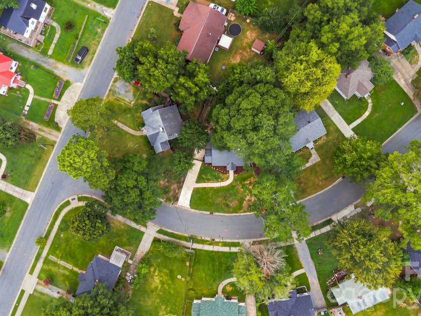 2438 Remount Road, Charlotte, NC 28208.  MLS# CAR4413052, YatesRealty ID 44273. 