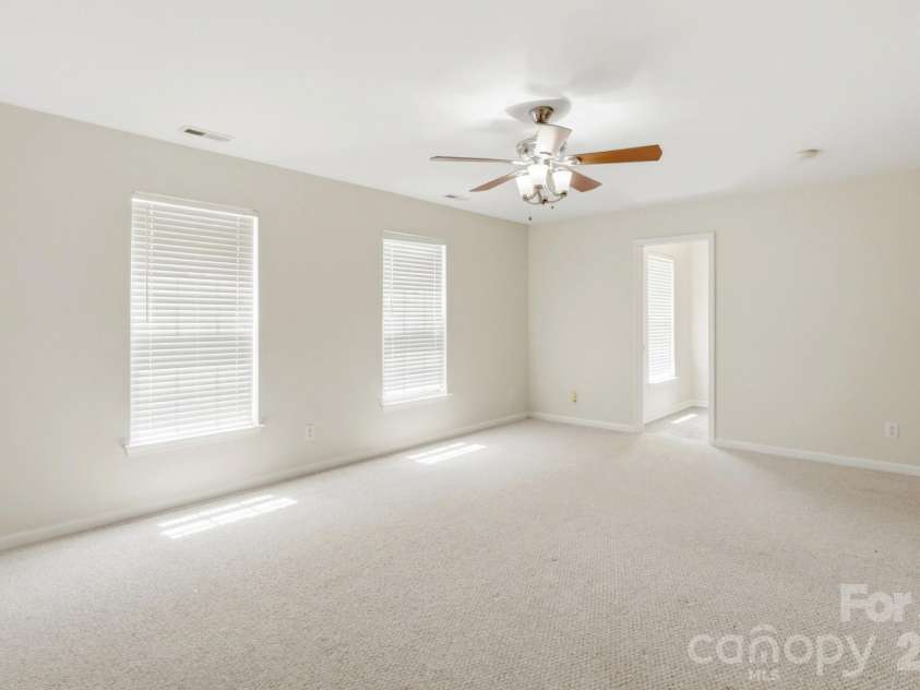 4010 Lawrence Daniel Drive, Matthews, NC 28104.  MLS# CAR4410182, YatesRealty ID 44275. Primary Bedroom