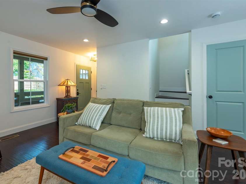191 Chatham Road, Asheville, NC 28804.  MLS# CAR4413770, YatesRealty ID 44276. 